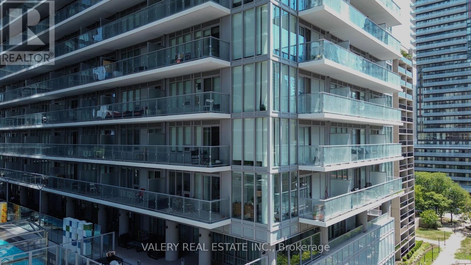 #712 195 REDPATH AVENUE - 30