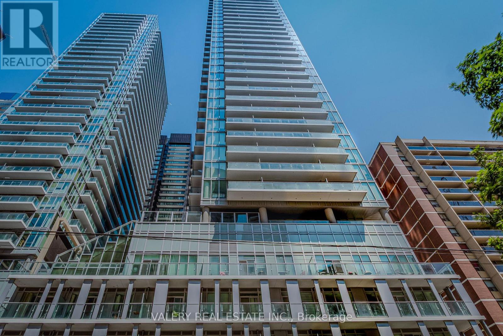 #712 195 REDPATH AVENUE - 31