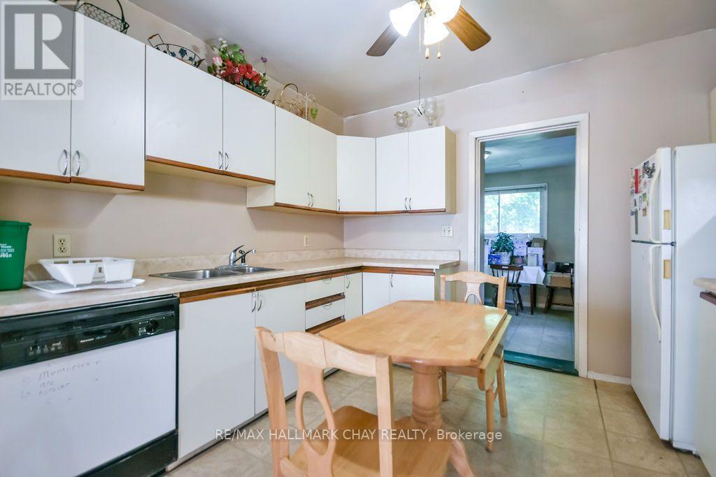 168 ANNE STREET S - 9