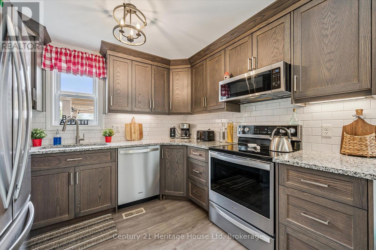 584077 BEACHVILLE ROAD - 15
