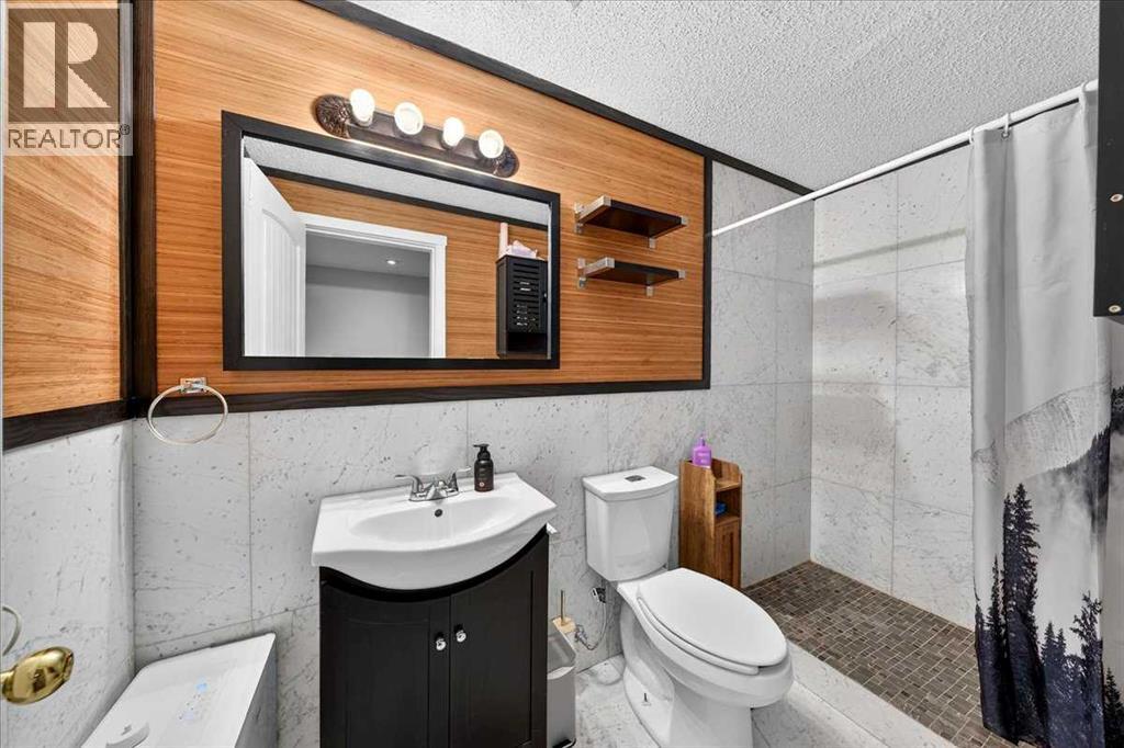 174 Mahogany Heights SE - 29