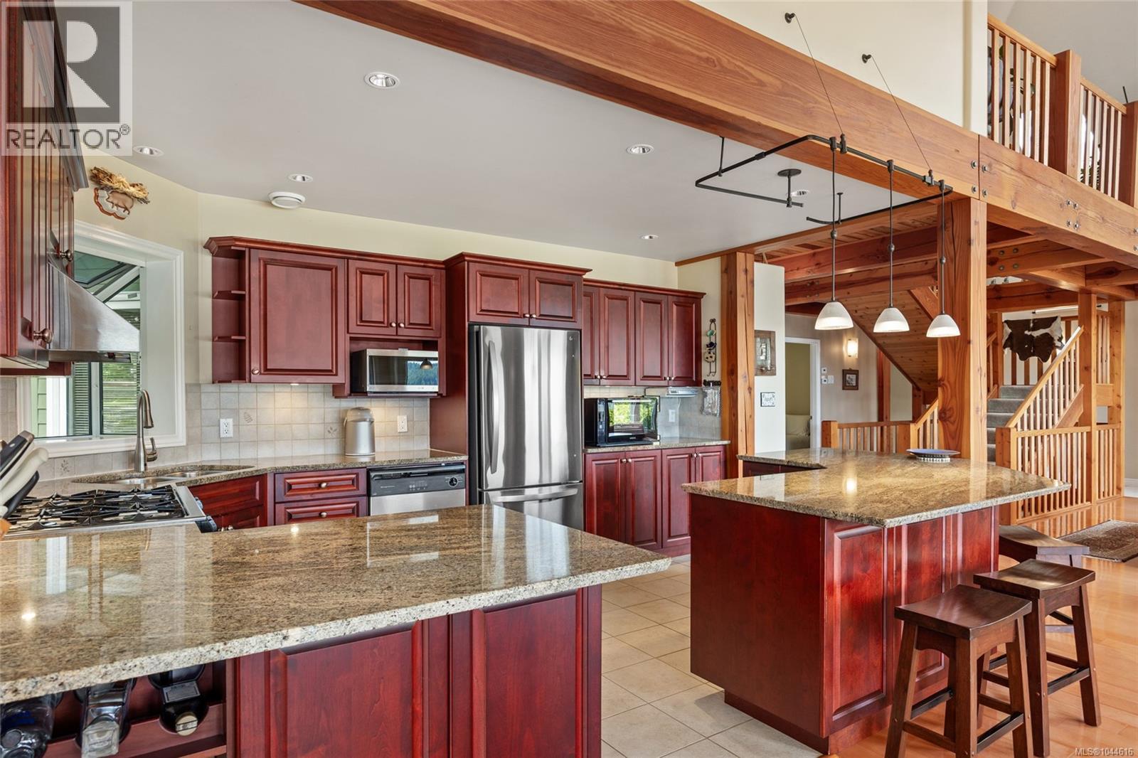 7602 Ships Point Rd - Image 11