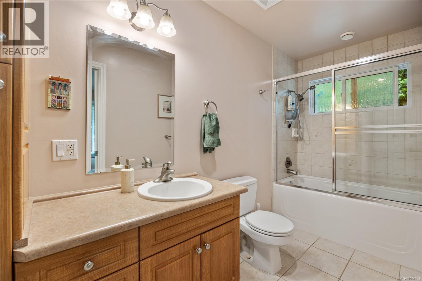 7602 Ships Point Rd - Image 28