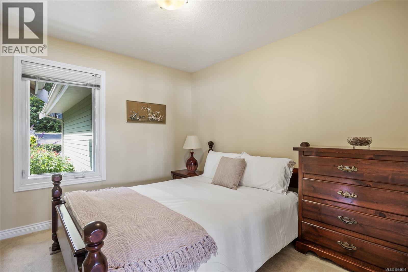 7602 Ships Point Rd - Image 29