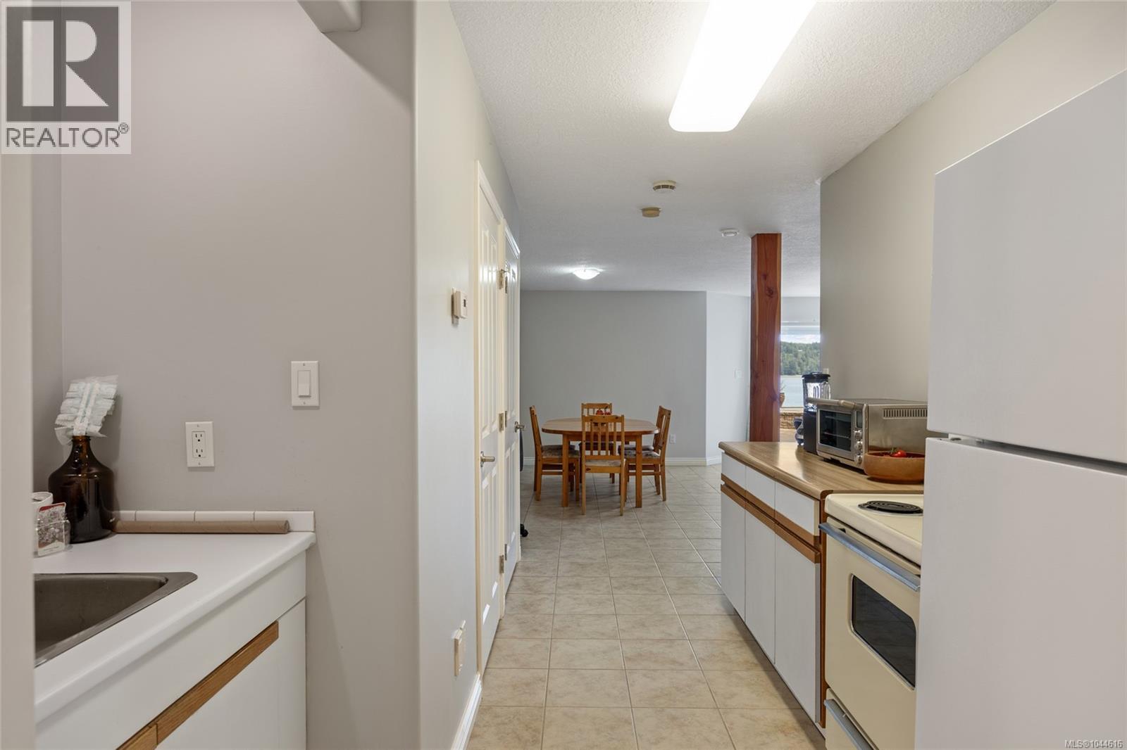 7602 Ships Point Rd - Image 36
