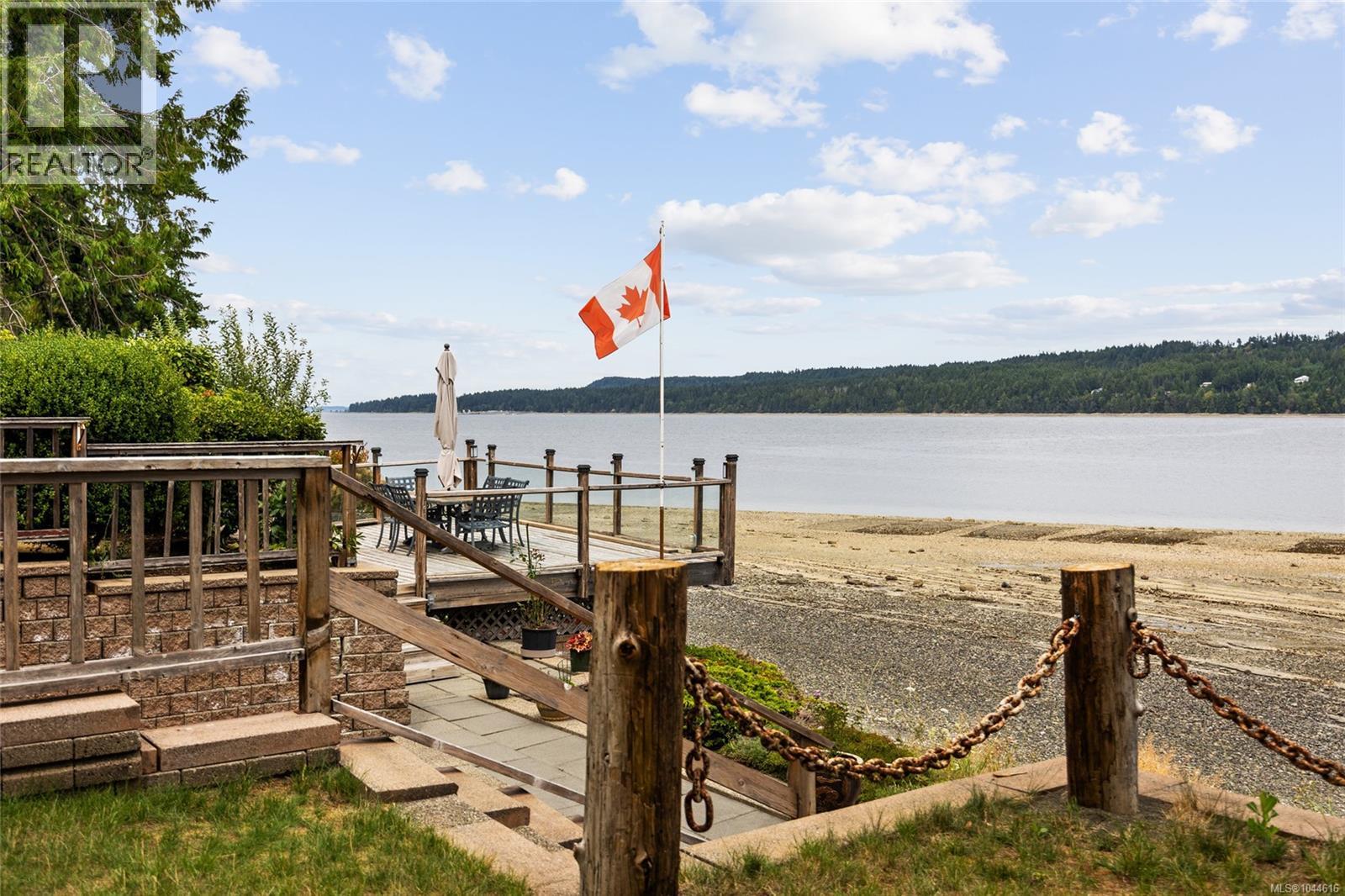 7602 Ships Point Rd - Image 40
