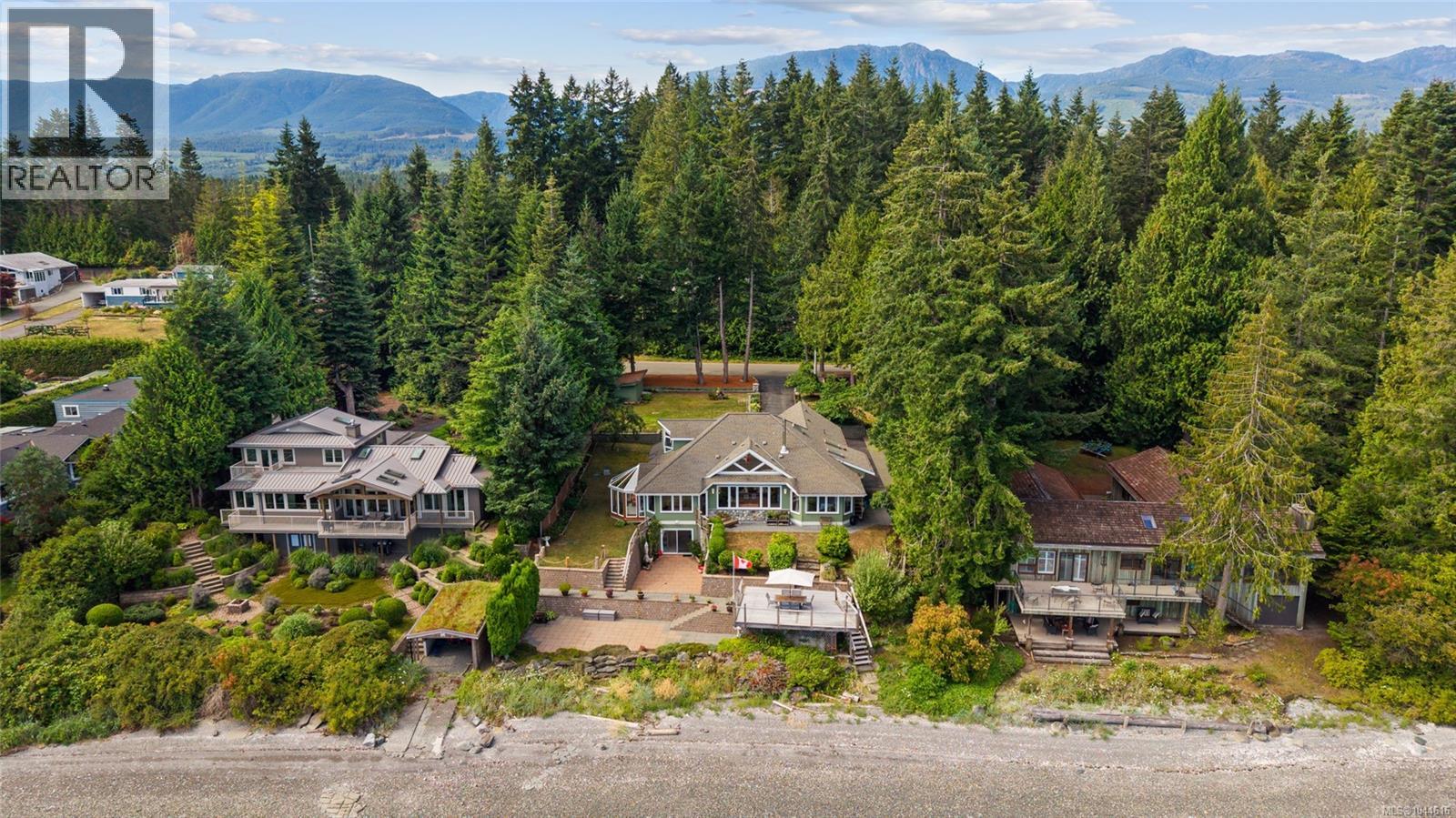 7602 Ships Point Rd - Image 42