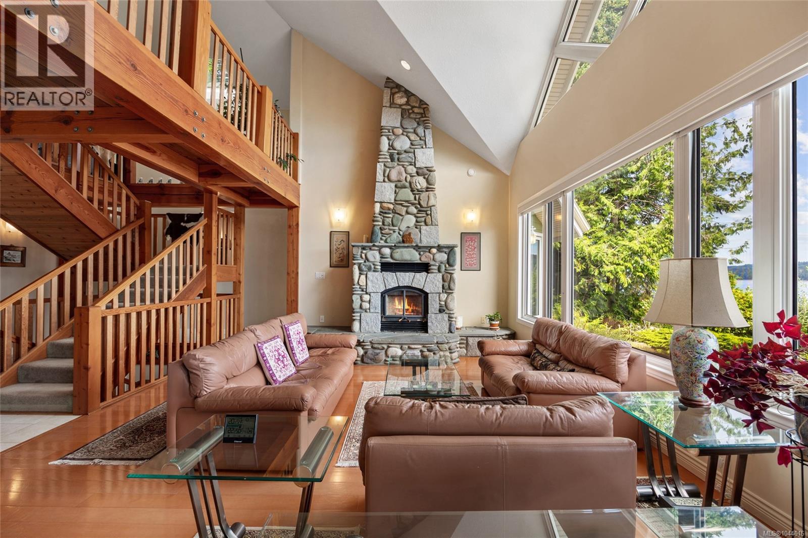 7602 Ships Point Rd - Image 8