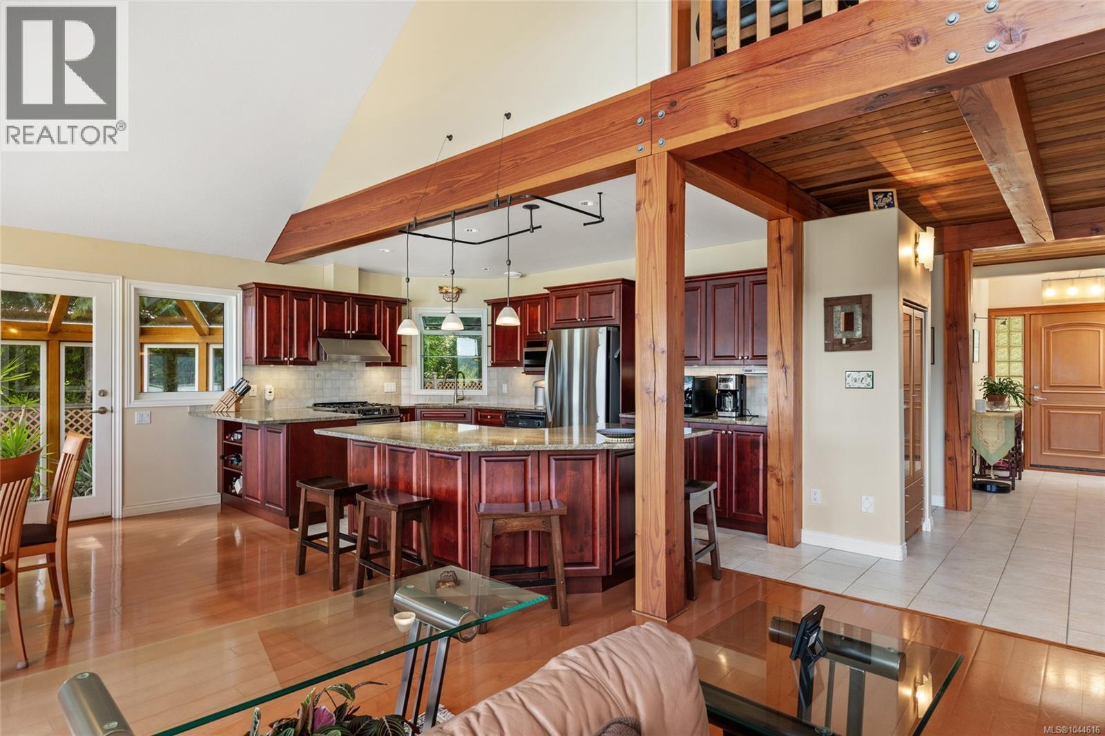 7602 Ships Point Rd - Image 9