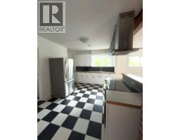 Full bathroom - 664 Rotary Drive, Kimberley, BC V1A1E3 Photo 6