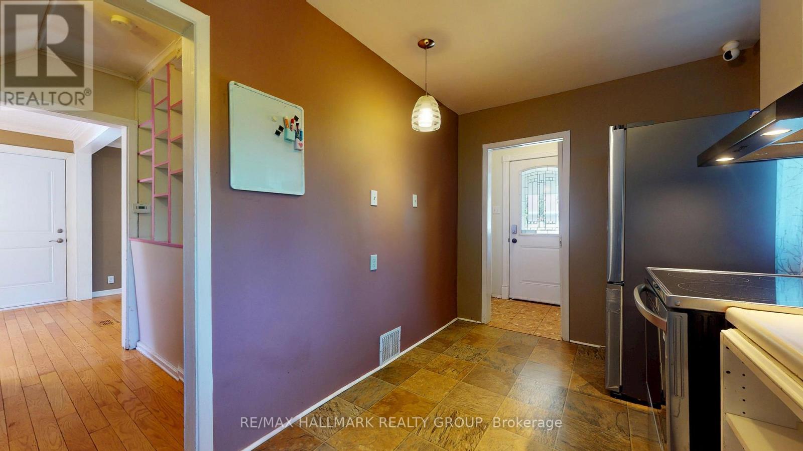 36 HASTINGS DRIVE - 14