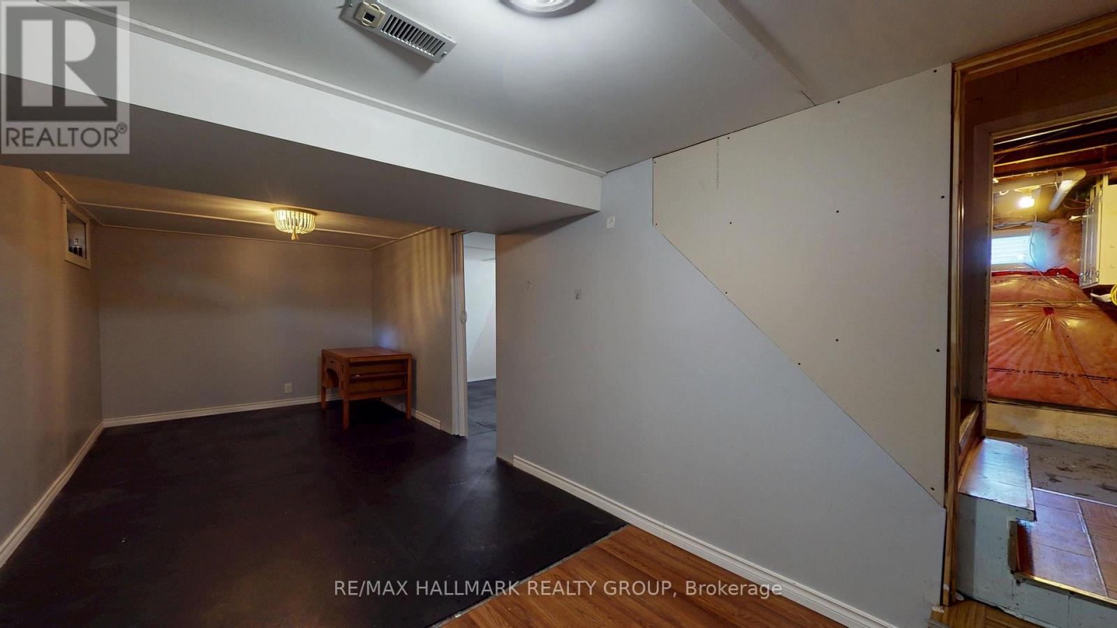 36 HASTINGS DRIVE - 27