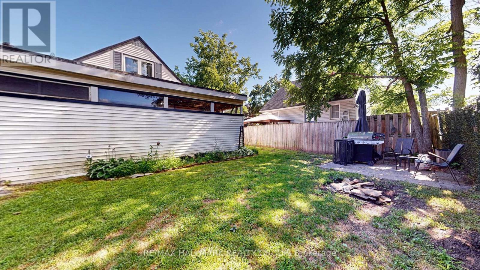 36 HASTINGS DRIVE - 33