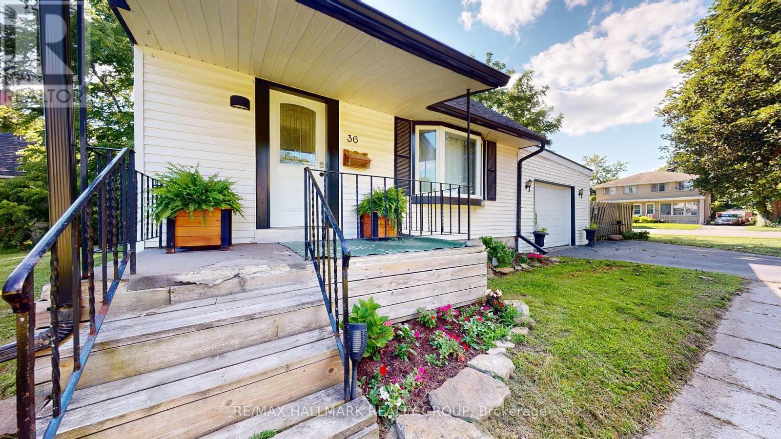 36 HASTINGS DRIVE - 4