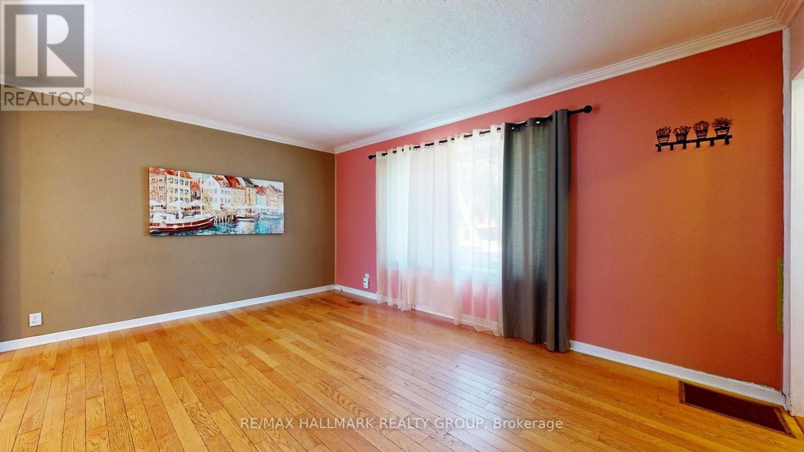 36 HASTINGS DRIVE - 7