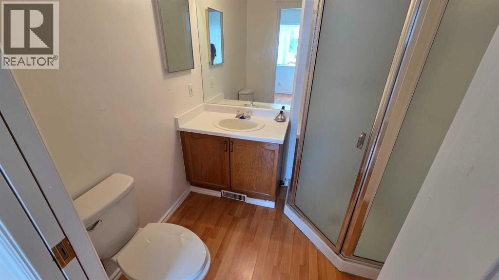 155 Applefield Close SE - 11