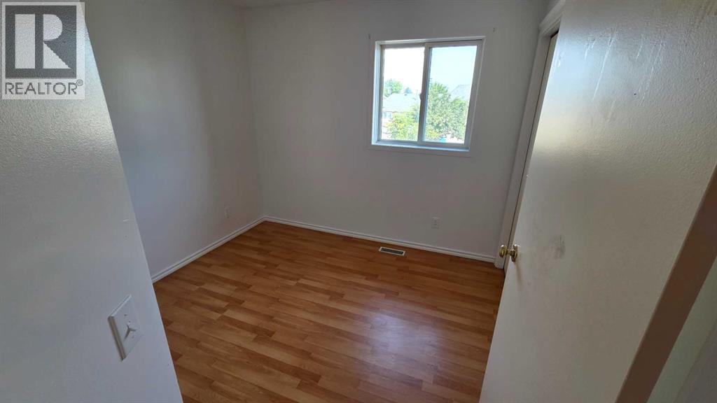 155 Applefield Close SE - 12