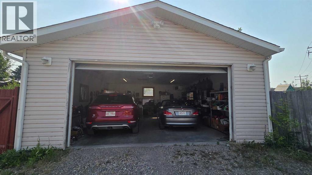 155 Applefield Close SE - 27