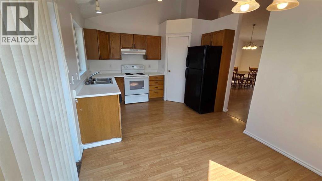 155 Applefield Close SE - 7