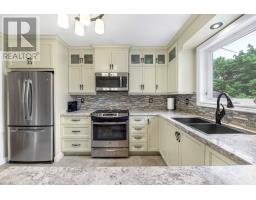 9 Amber Place thumbnail 12