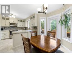 9 Amber Place thumbnail 16