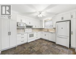 9 Amber Place thumbnail 41