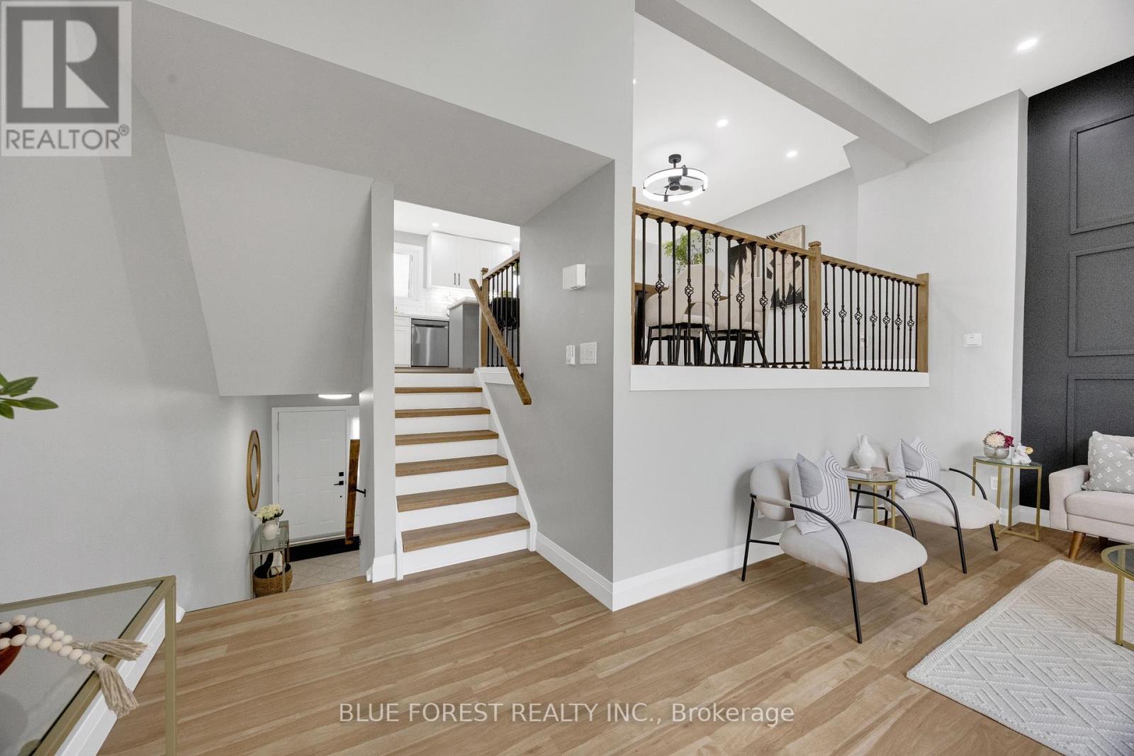 #UNIT 6 40 FAIRFAX COURT - Image 12