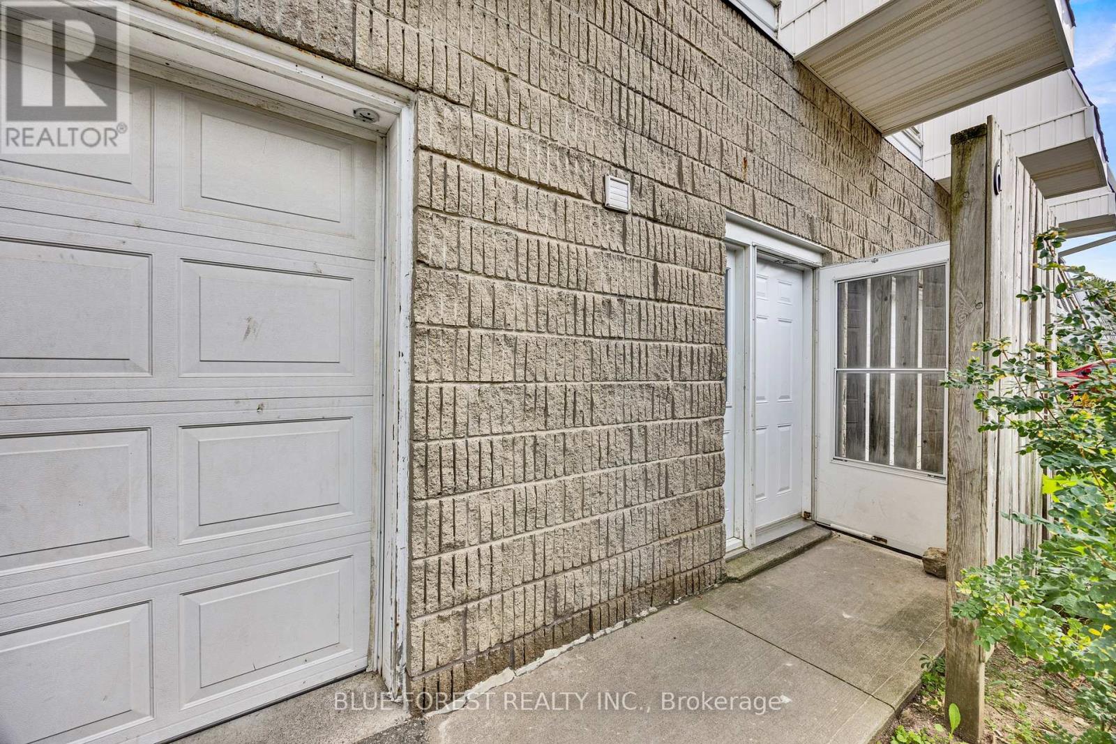 #UNIT 6 40 FAIRFAX COURT - Image 7