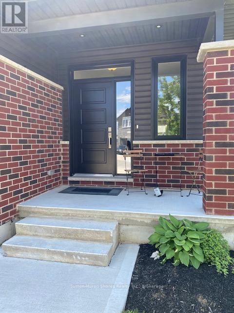 414 MARY ROSE AVENUE - 44