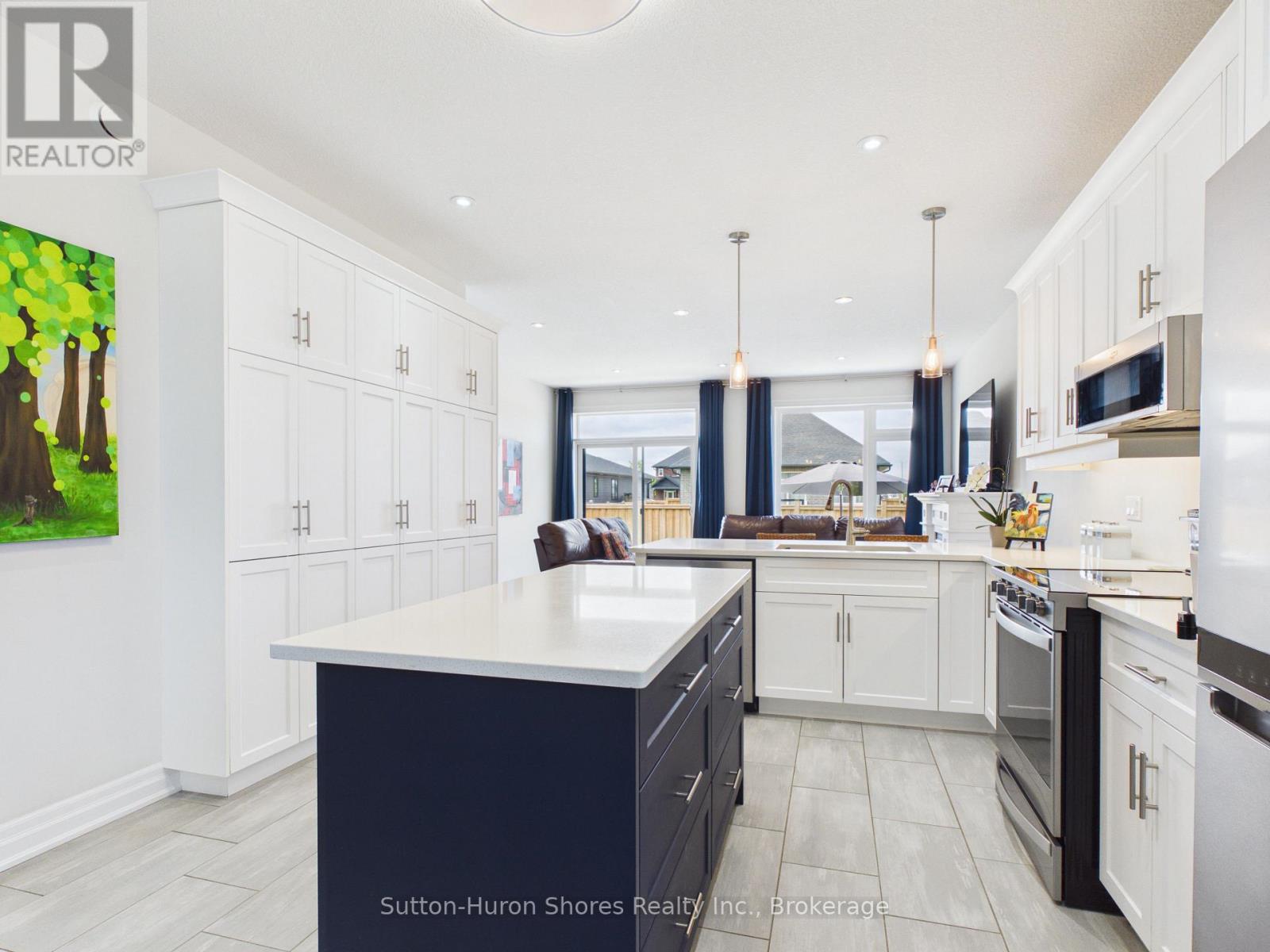 414 MARY ROSE AVENUE - 6