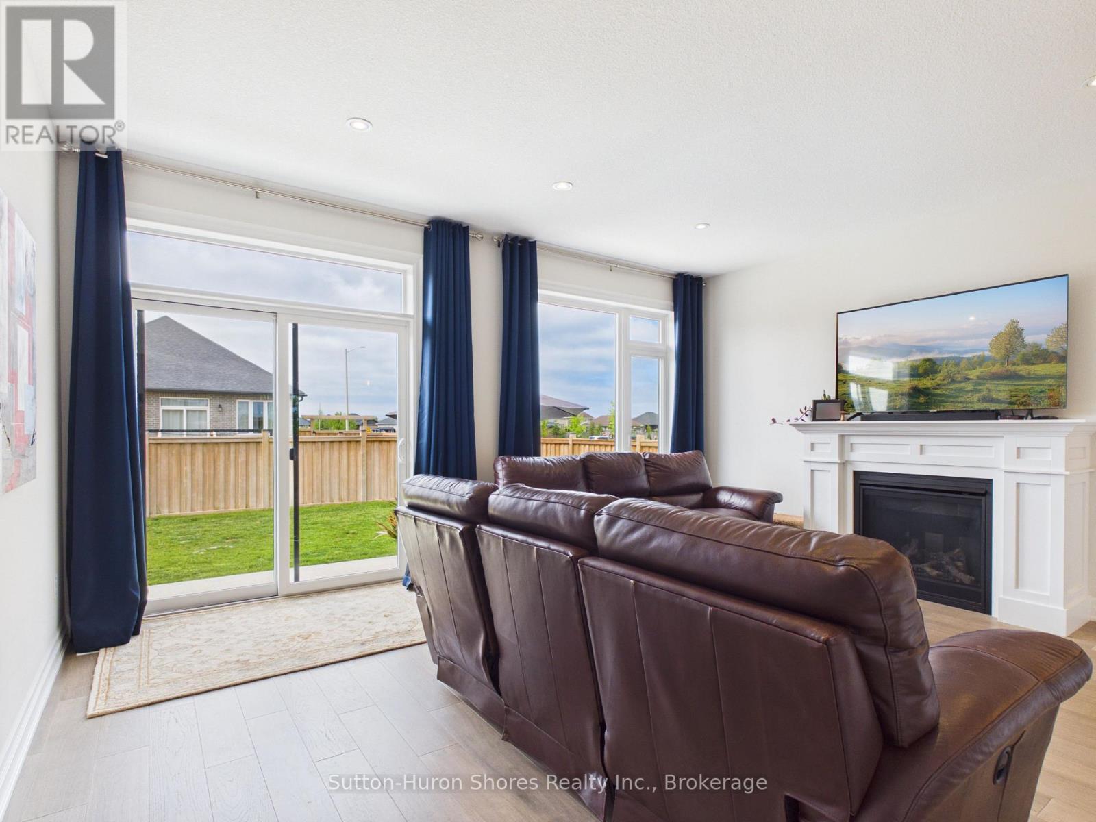 414 MARY ROSE AVENUE - 9