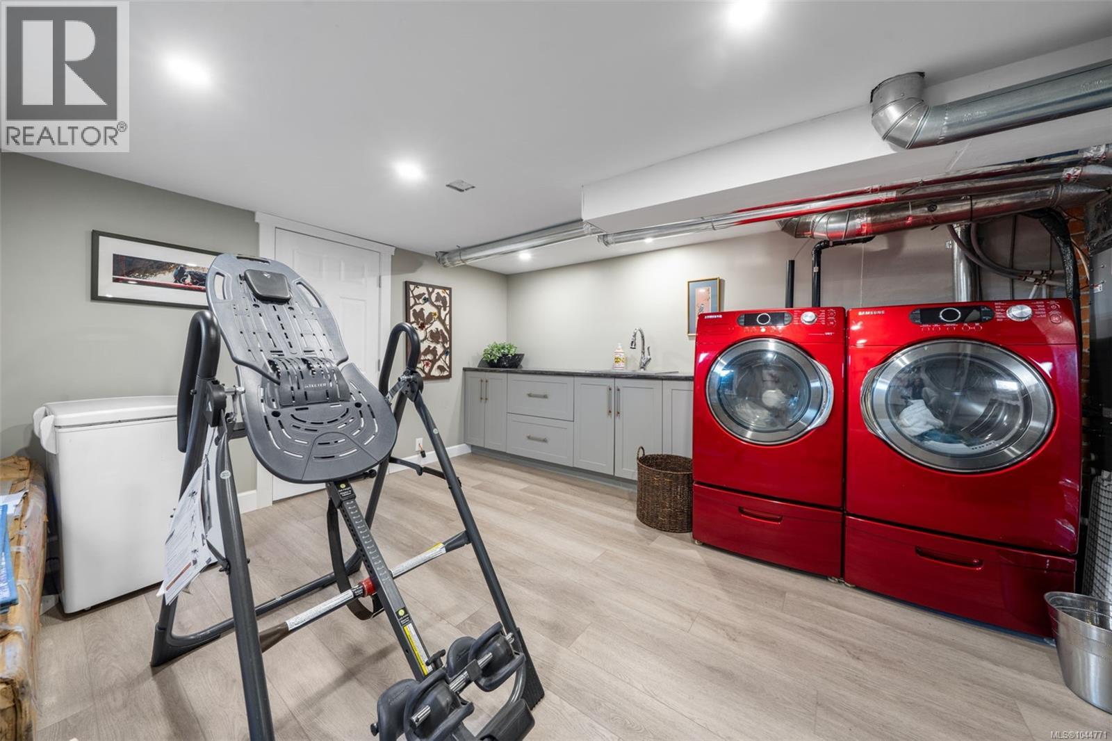 1271 McKenzie St - 32