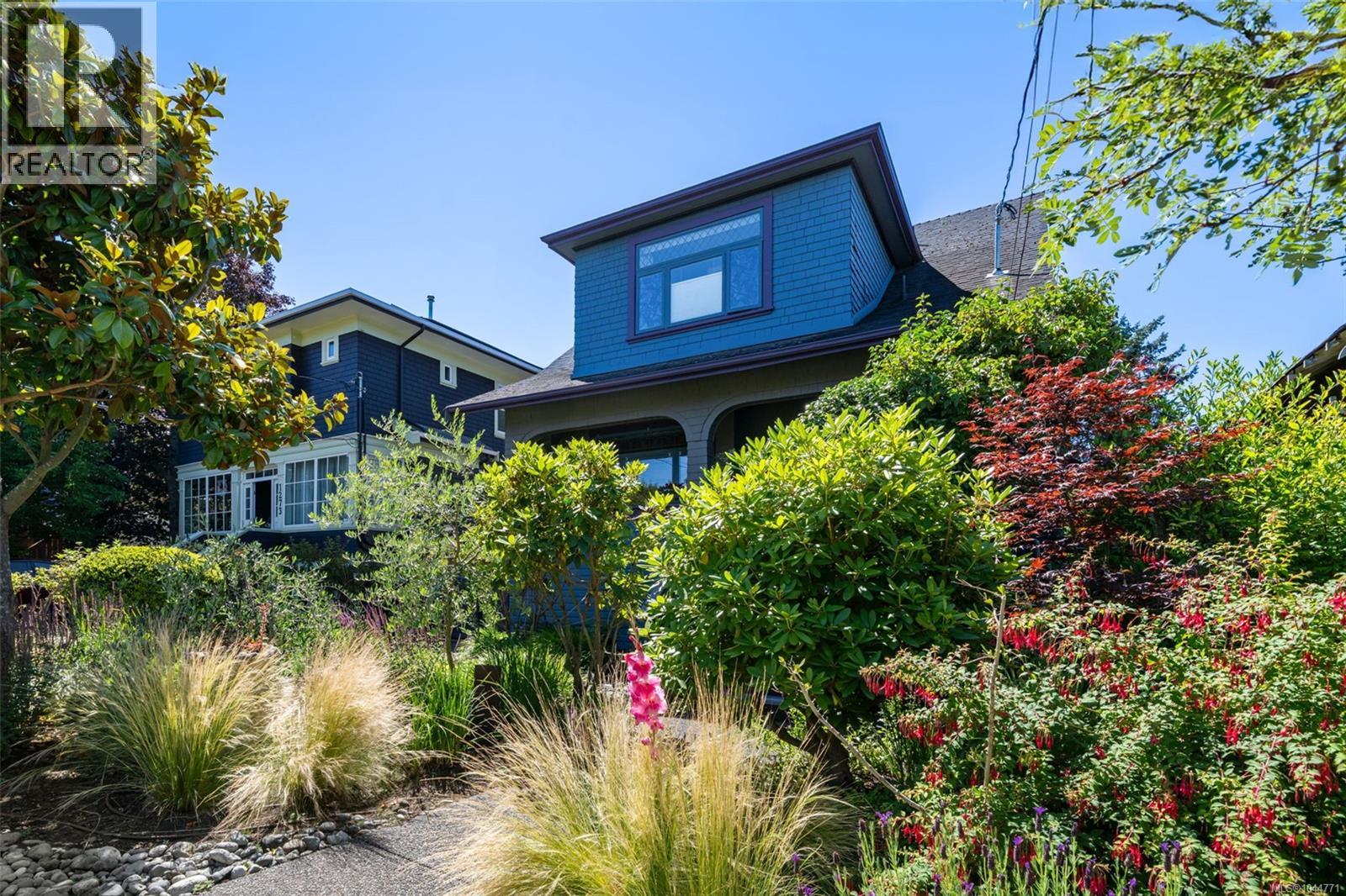 1271 McKenzie St - 33