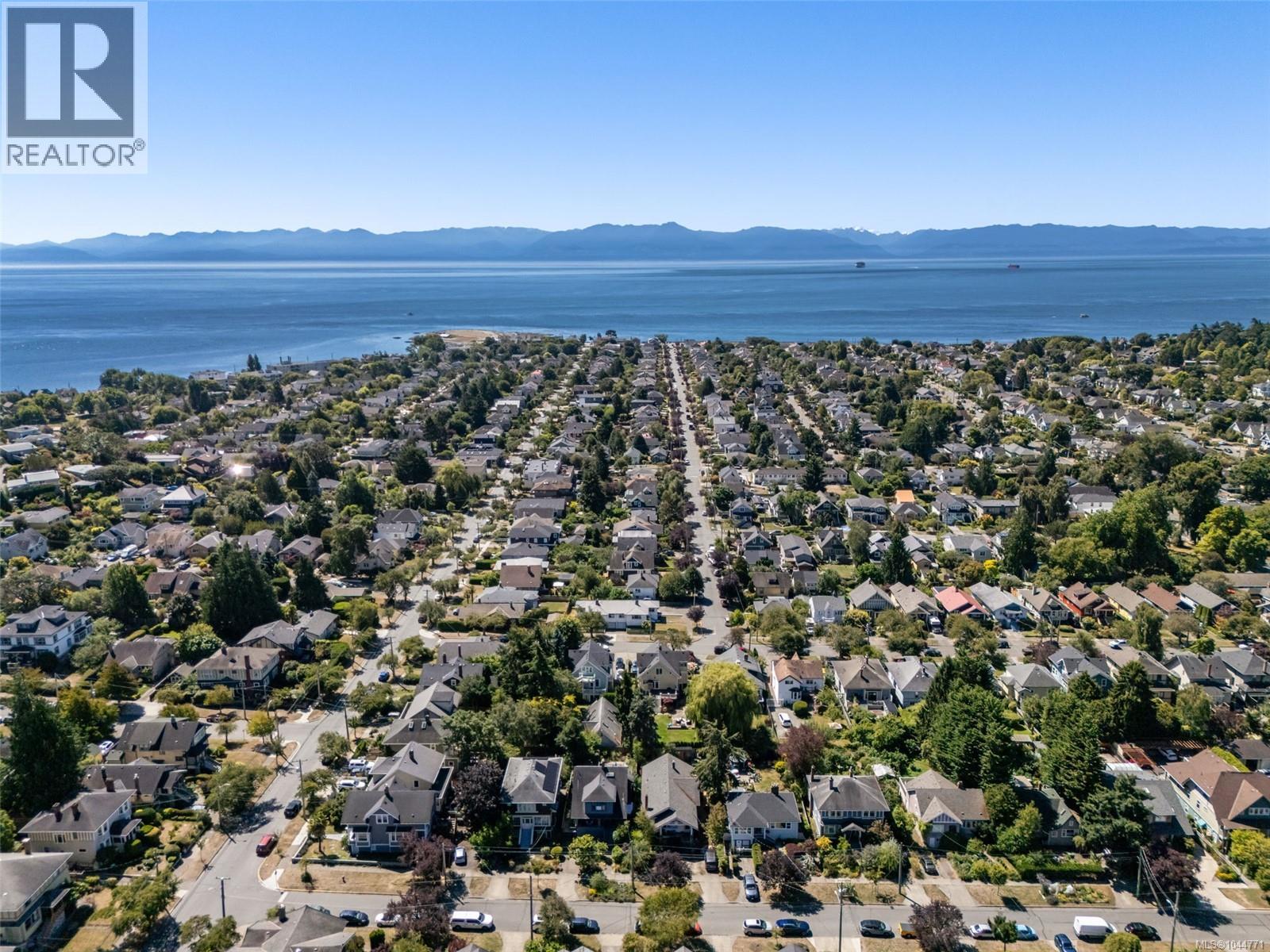  1271 McKenzie Street, Victoria