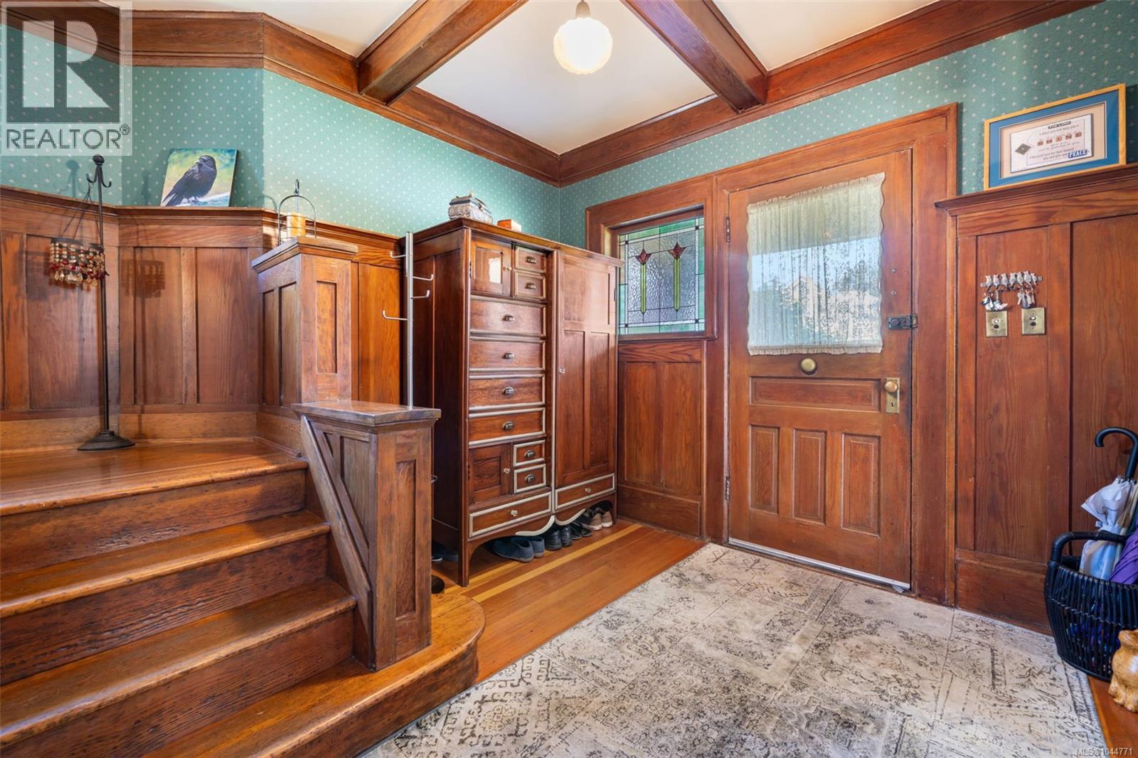  1271 McKenzie Street, Victoria