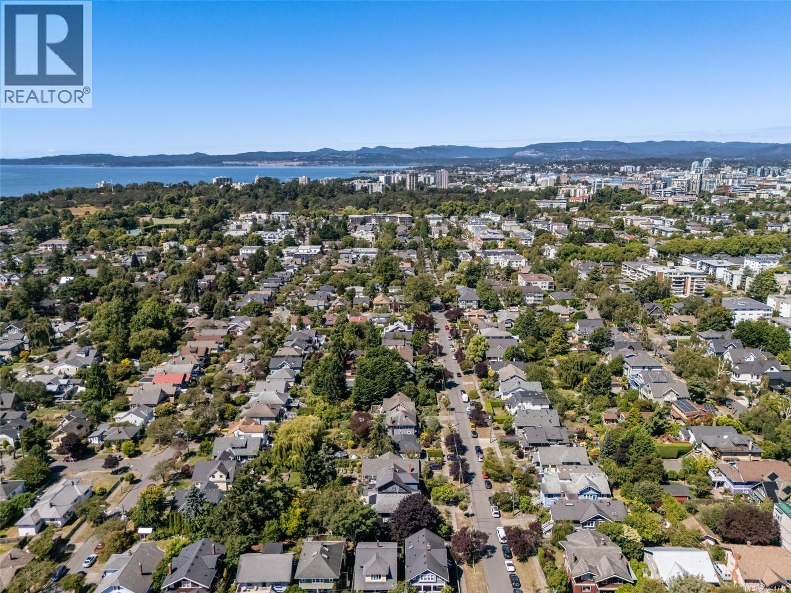  1271 McKenzie Street, Victoria