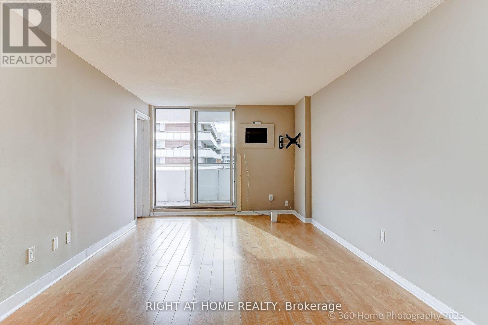 #1107 1 ROYAL ORCHARD BOULEVARD - 17