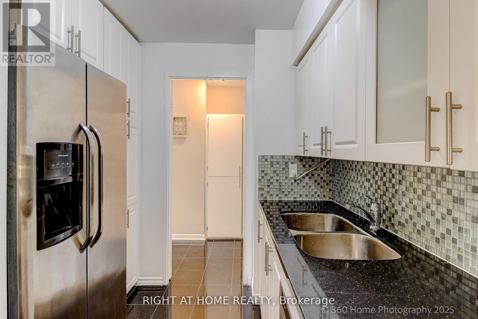 #1107 1 ROYAL ORCHARD BOULEVARD - 5