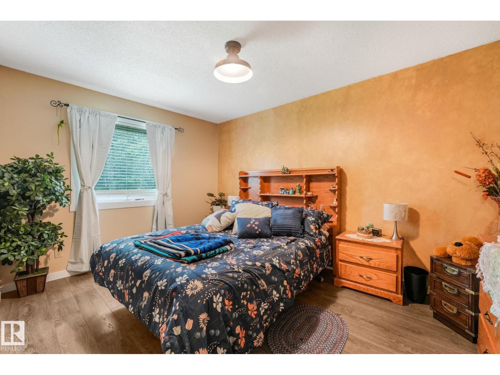 #170 21252 TWP ROAD 530 - 23