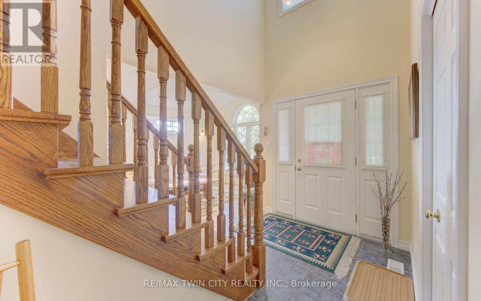 26 EBY CRESCENT — photo 3