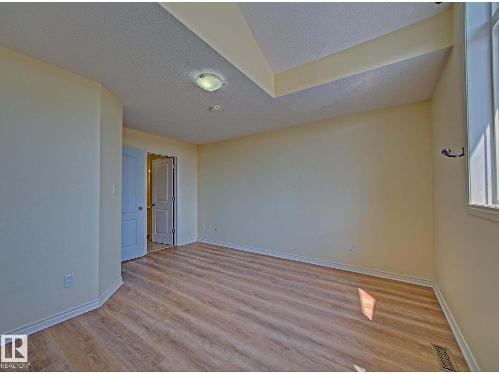 #3 10 Woodcrest LN - 18