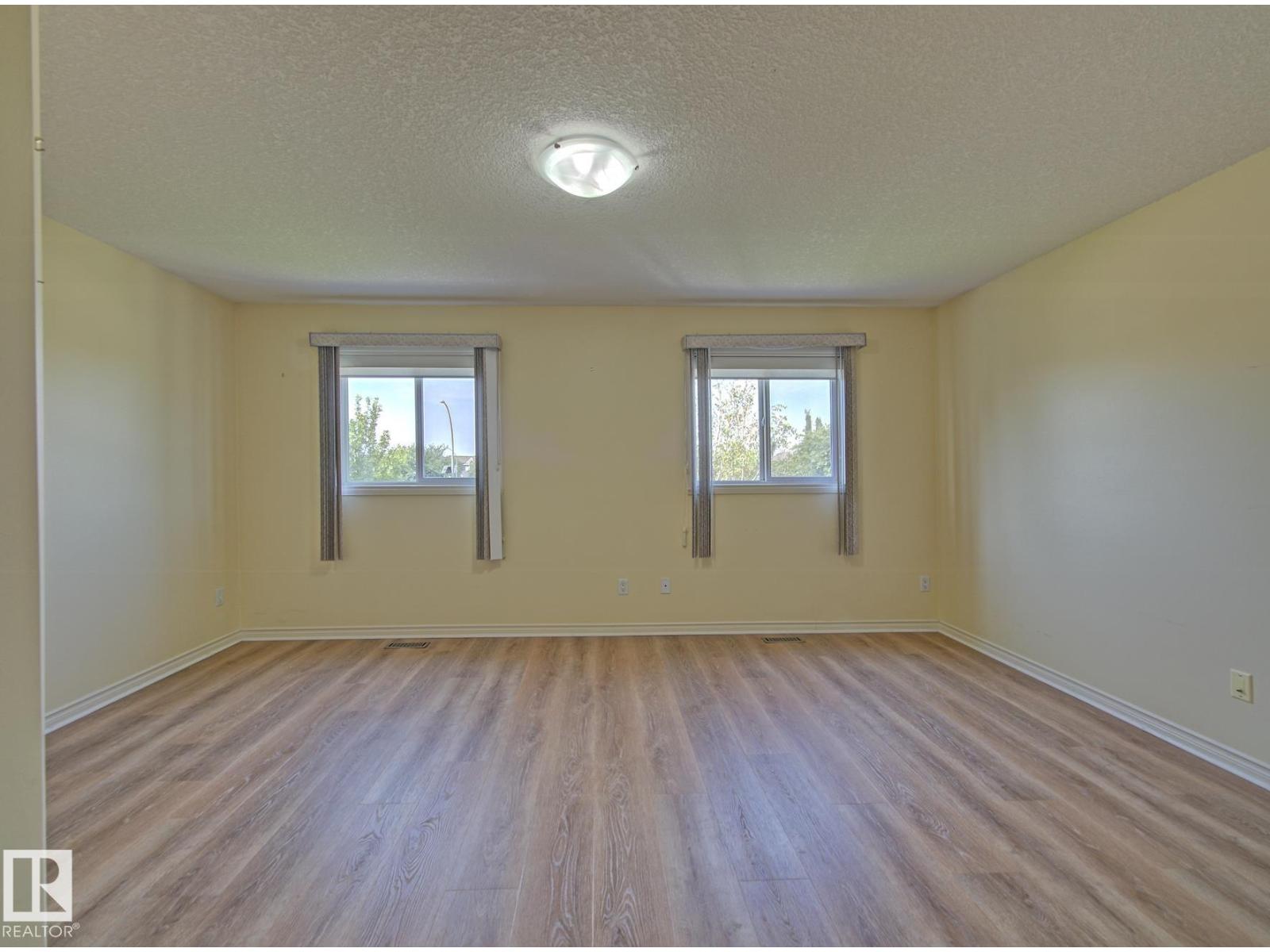 #3 10 Woodcrest LN - 21