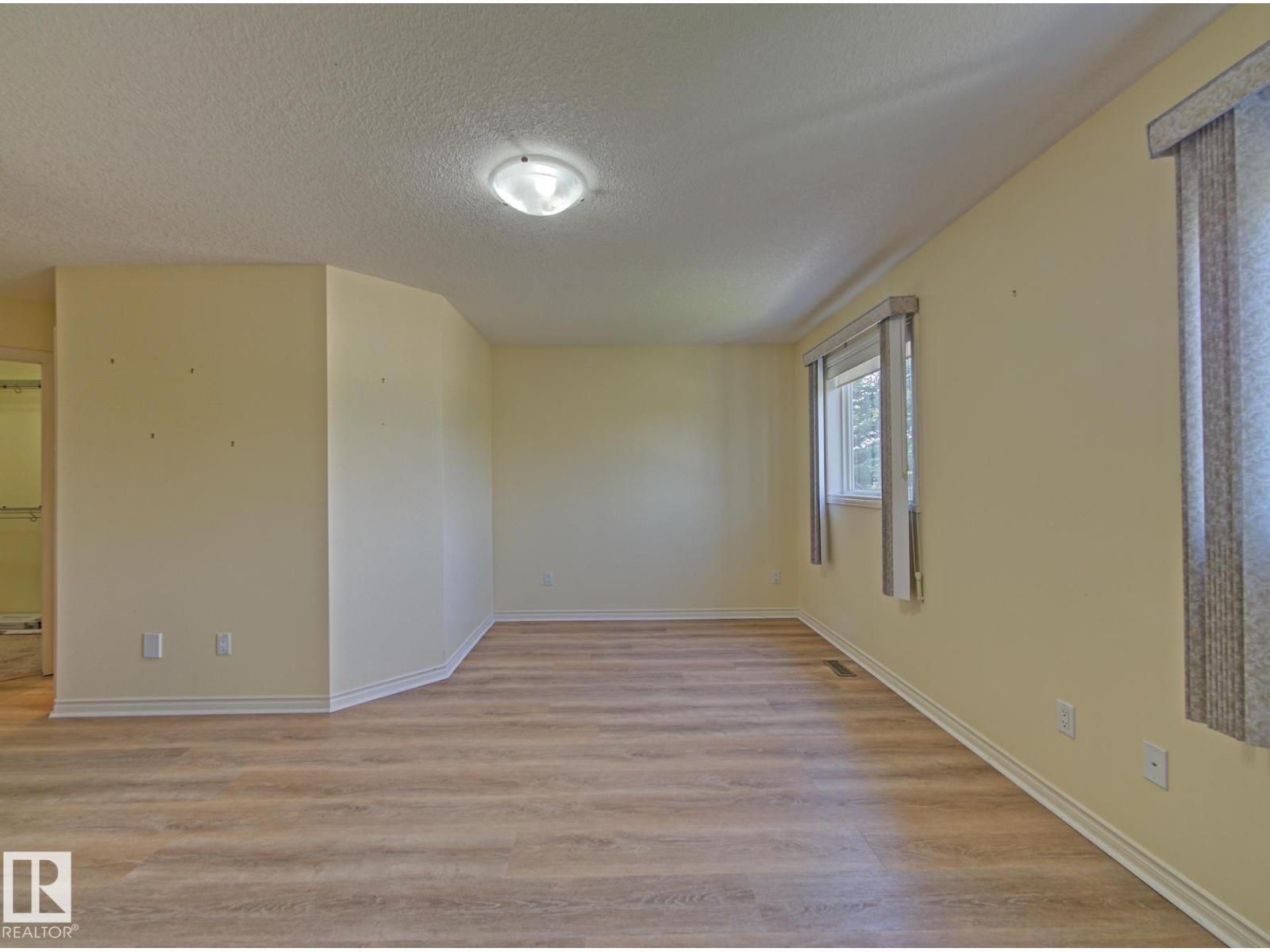 #3 10 Woodcrest LN - 23