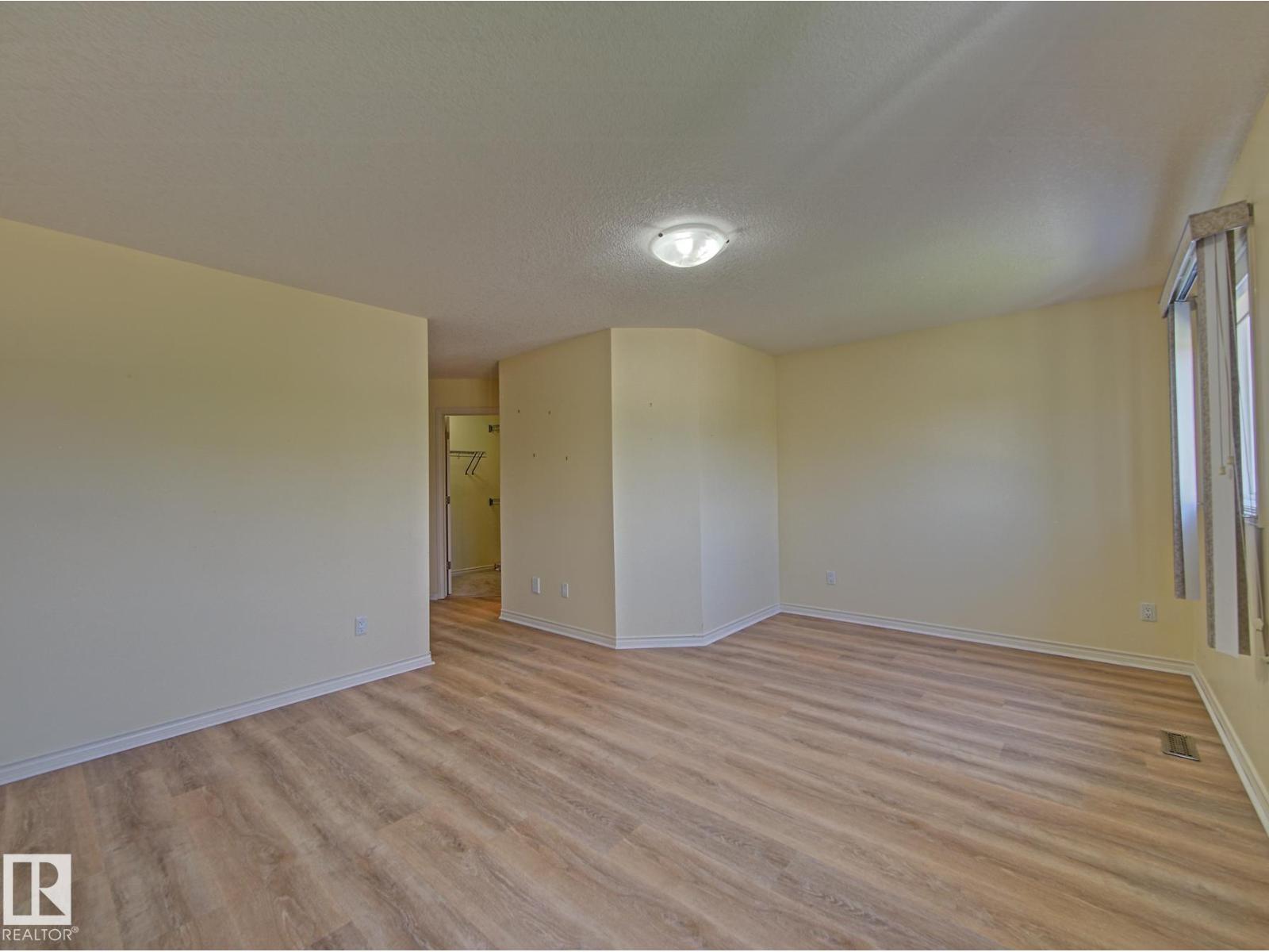 #3 10 Woodcrest LN - 25