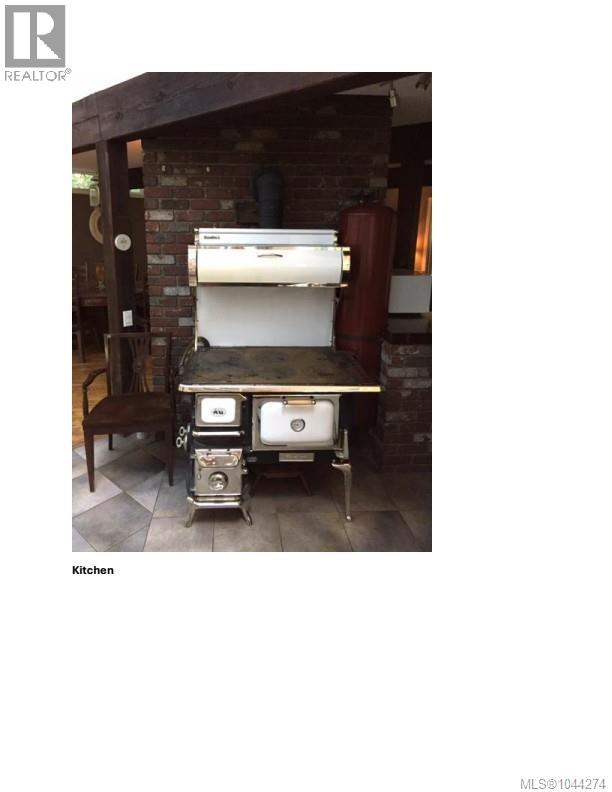 1215 North End Rd - 16