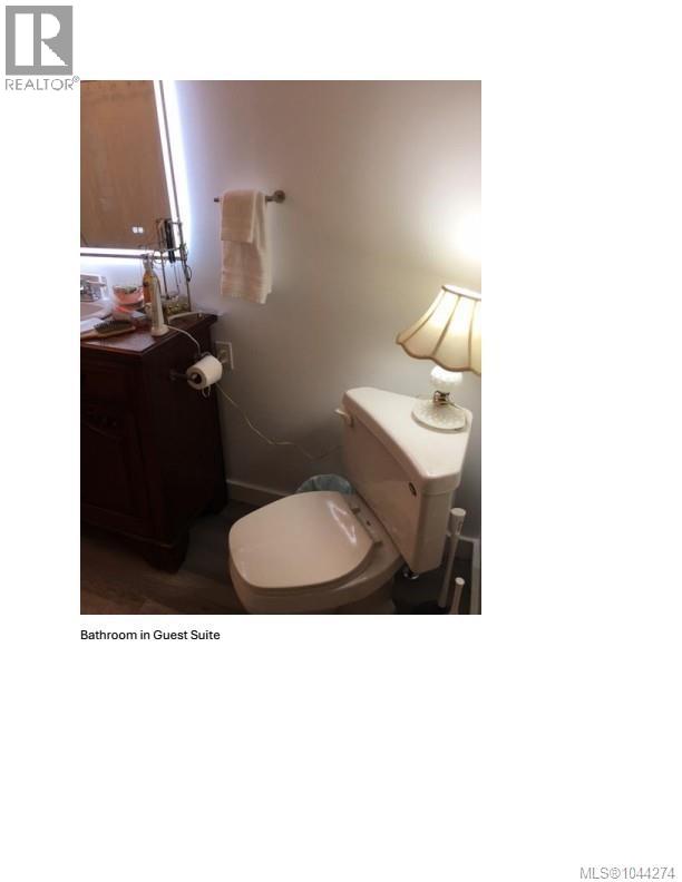 1215 North End Rd - 38
