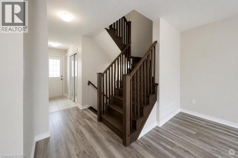 31 ARBOURVIEW Crescent — photo 3
