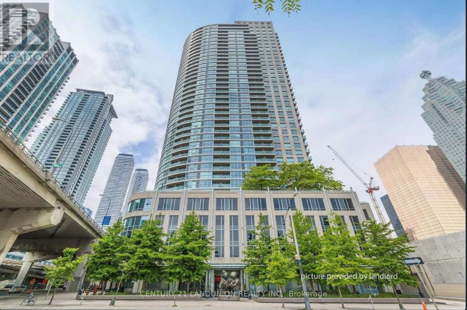 2714 - 18 YONGE STREET