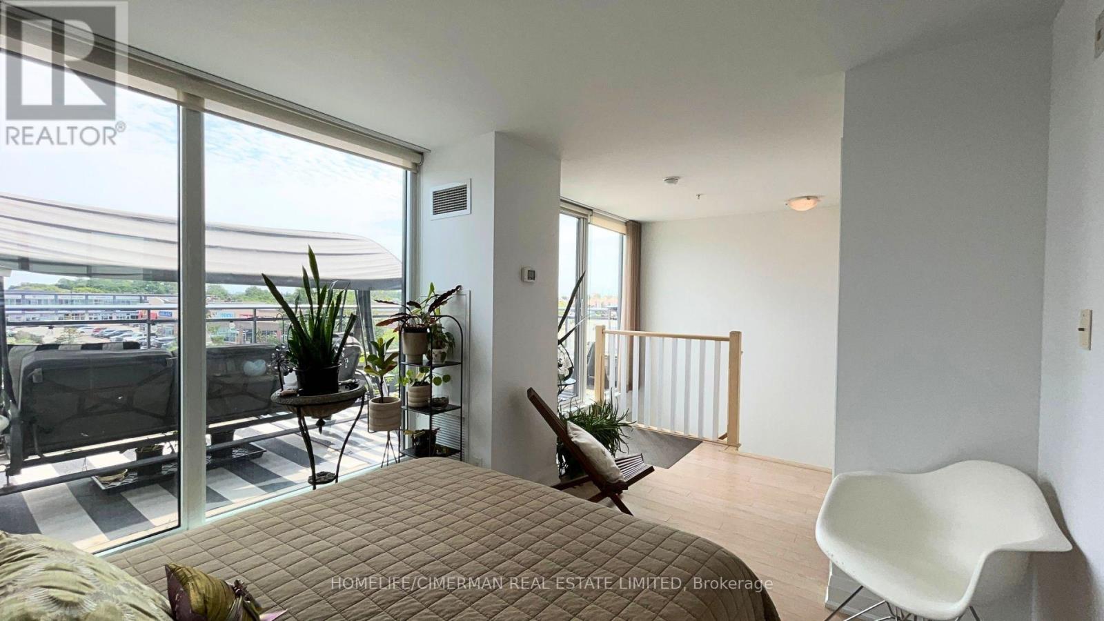 #118 12 WOODSTREAM BOULEVARD - 26