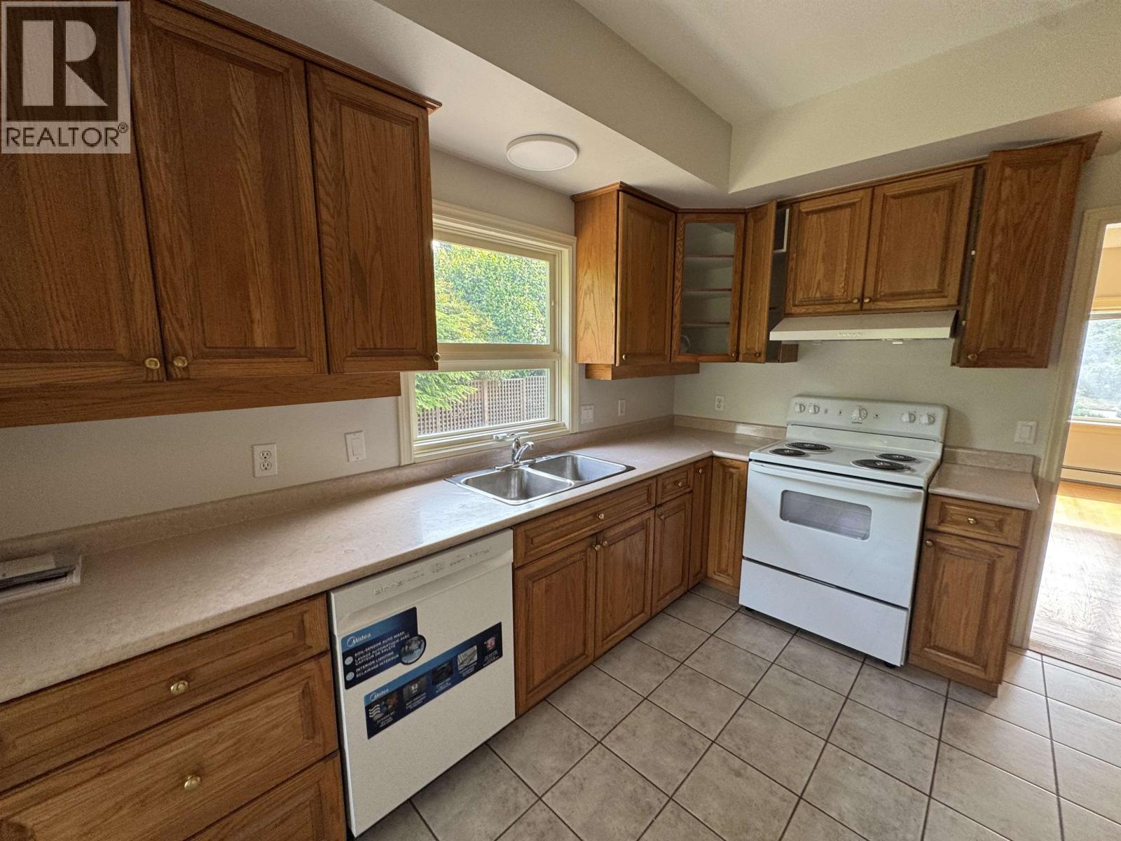 3 Bed, 3 Bath House for Rent in Vancouver – 1700 WESTERN PARKWAY, Vancouver – MLS# R3151918 - Image 4